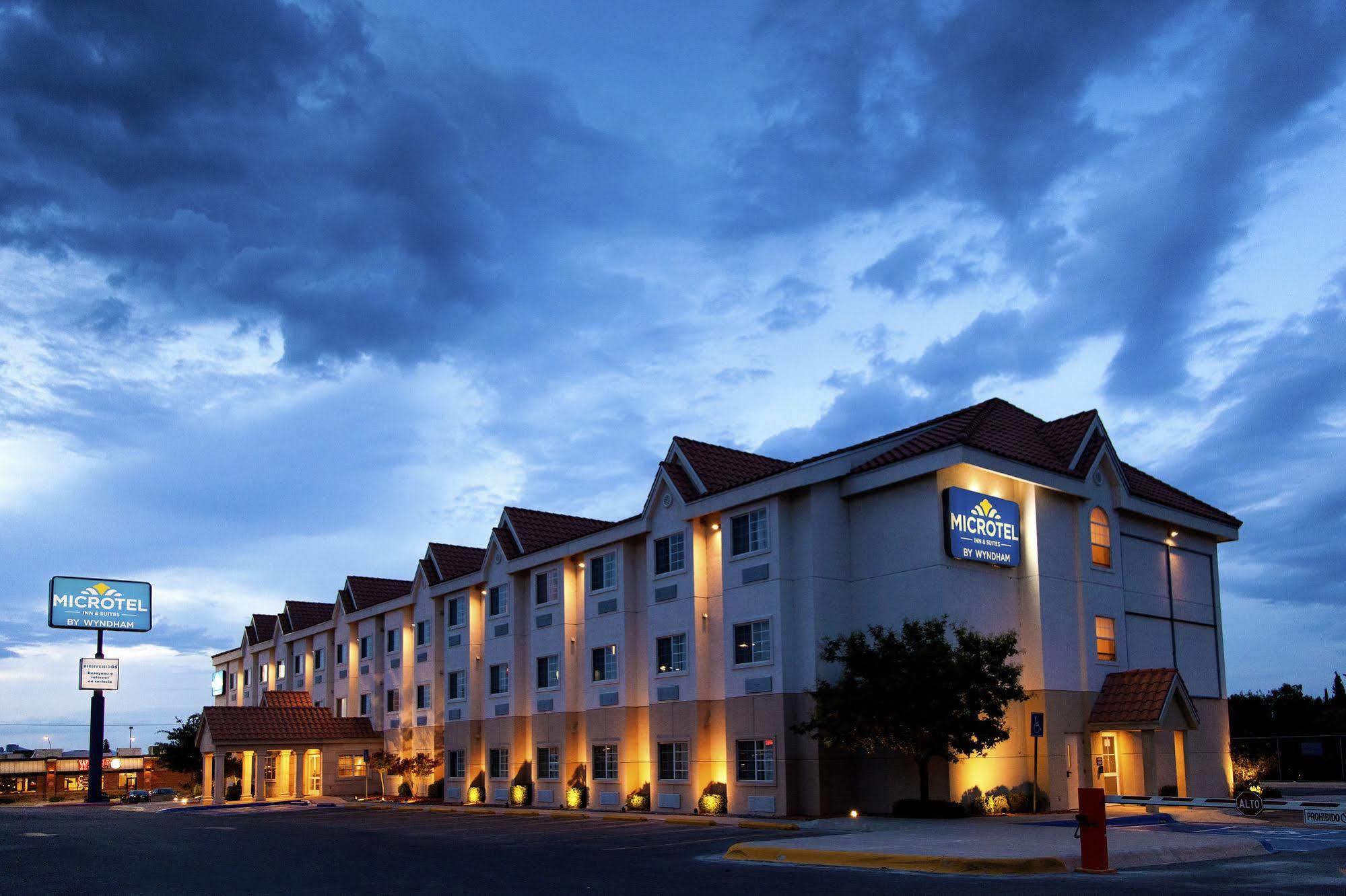 Microtel Inn & Suites By Wyndham Чиуауа Экстерьер фото